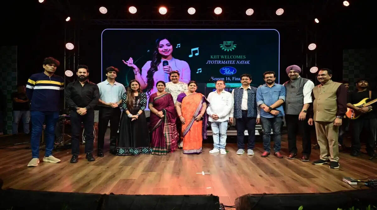Indian Idol Finalist and KIIT Alumna Jyotirmayee Nayak Felicitated by KIIT