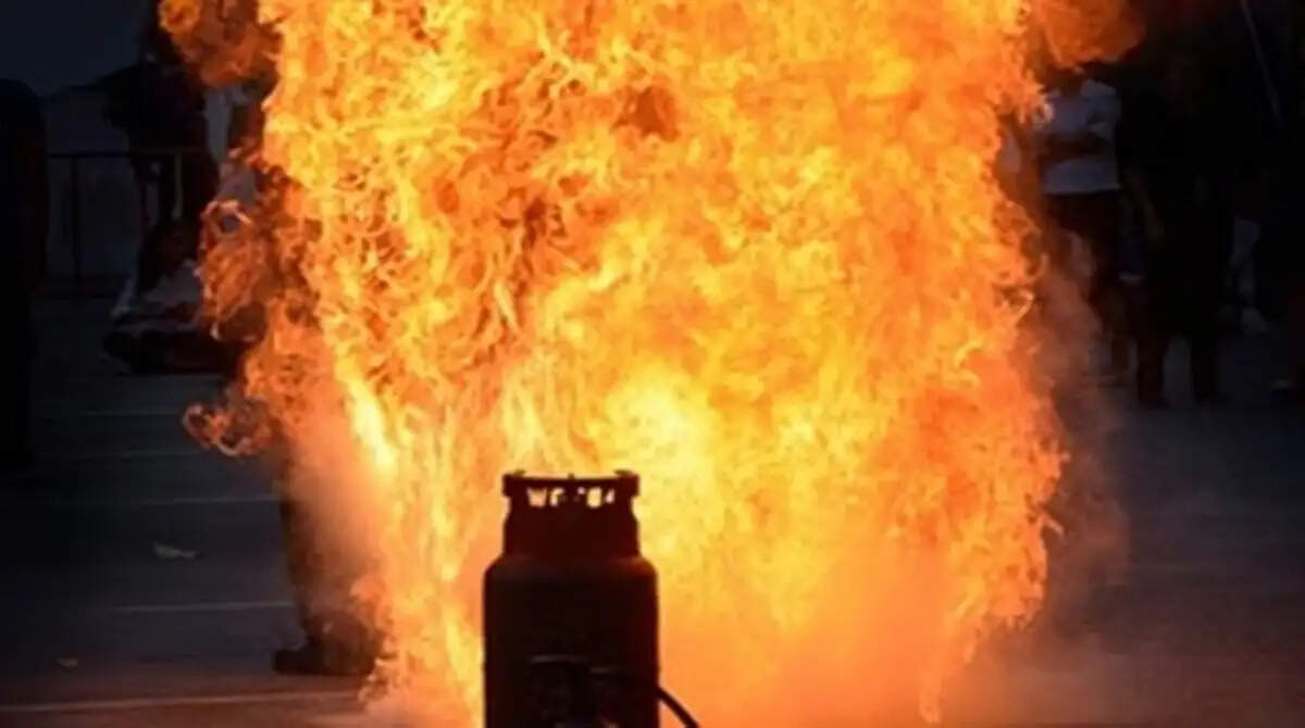 Gas cylinder explosion in workers mess 3 injured