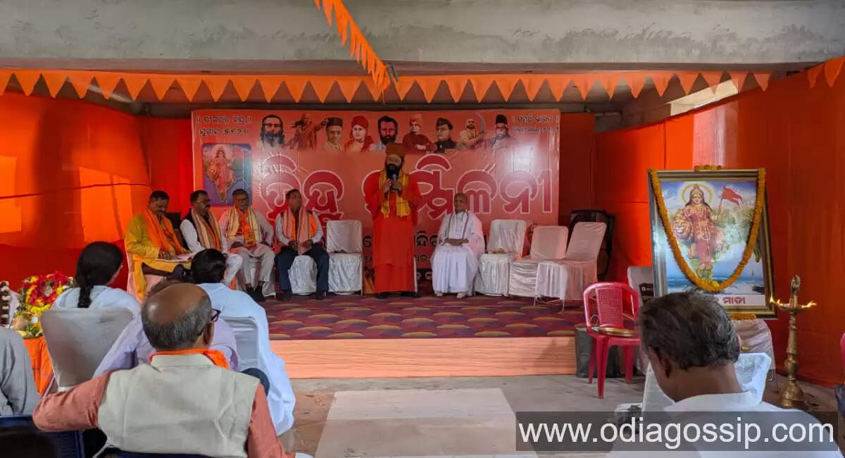 Activists stressed building a Sanatani Hindu and supportive India at Hindu Sammelan
