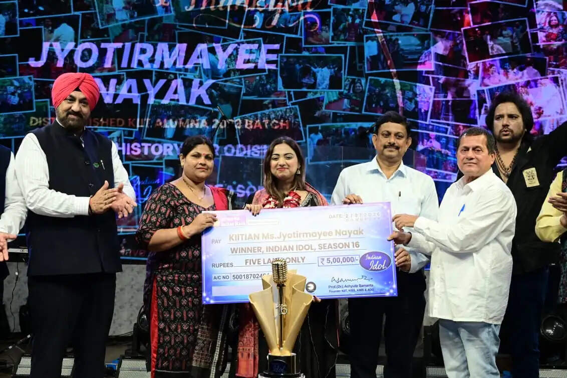 Indian Idol Winner Jyotirmayee Nayak Felicitated by KIIT DU Founder Announces Rs 5 Lakh Cash Award
