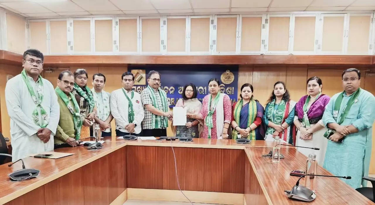BJD office bearers approached Chief Electoral Office in Bhubaneswar for complaint against BJD candidate 
